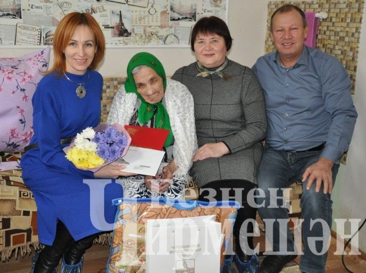 95-летняя Нина Павлова из Старого Сережкина свободно владеет тремя языками