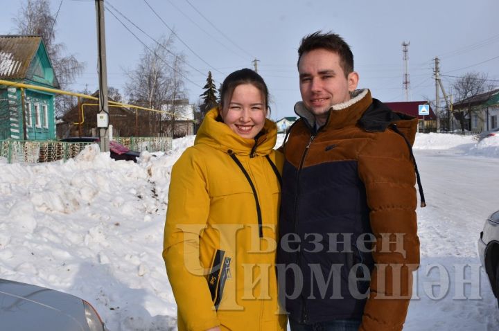 Әмиргә шәһәрдән яшь гаилә күченеп кайткан