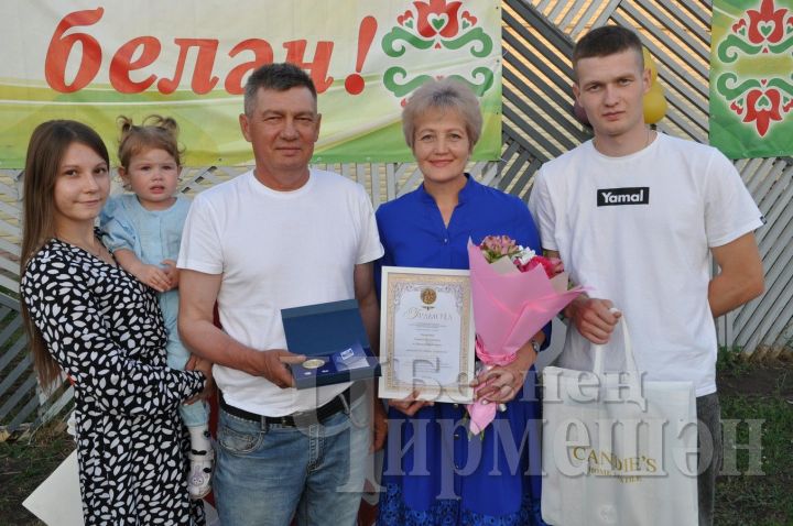 Туймәттән Сәгыйровлар гаиләсен медаль белән бүләкләделәр