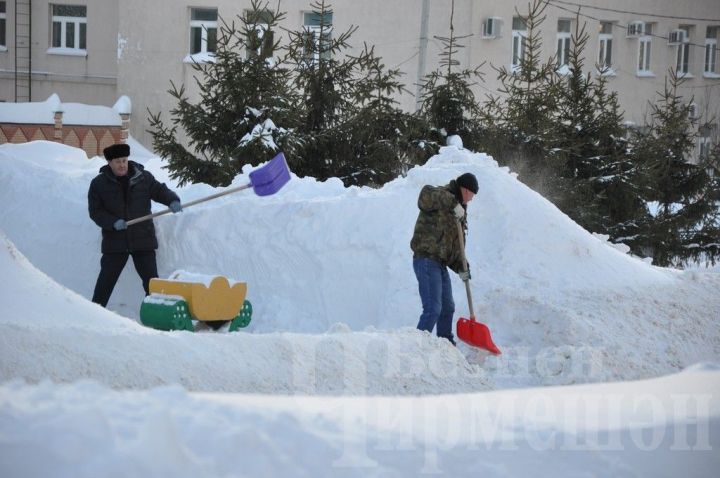 Чирмешән районында юлларны чистартуда шәхси трактор ияләре дә булыша