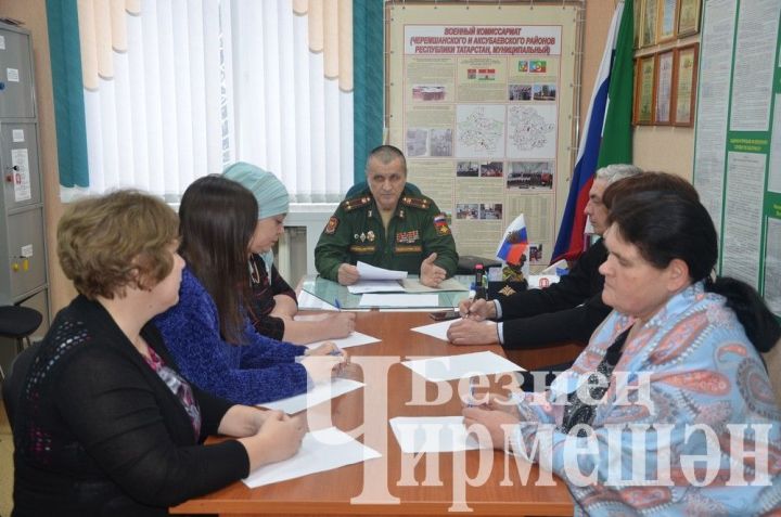 Чирмешән егетләре хәрби хезмәткә теләп китә