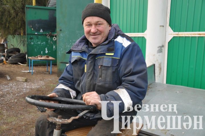 Равиль Халиуллин из Туйметкина технику ремонтирует «с закрытыми глазами»