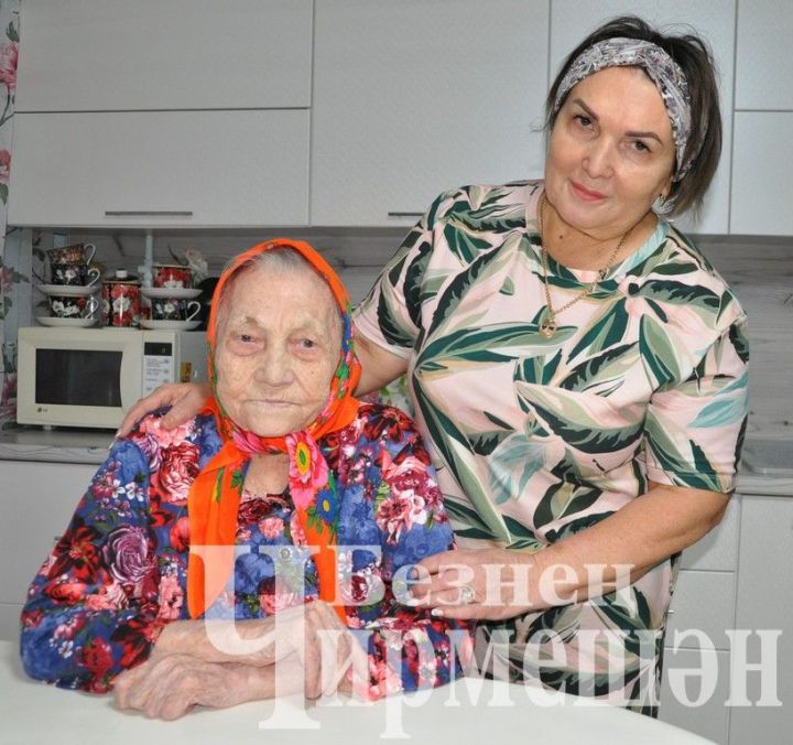 Чумачка авылыннан Фатыйма Беляева 73 яшенә кадәр умарталыкта эшләгән