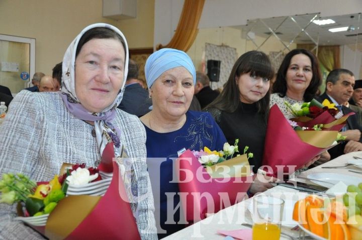 Чирмешәндә авыл хуҗалыгы уңганнарын хөрмәтләделәр
