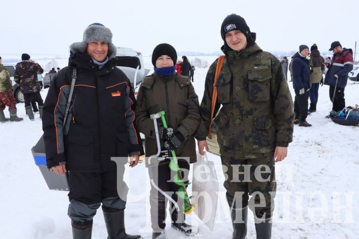 Чирмешәндә боз астыннан балык тоттылар