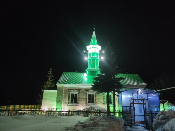 Свет в мечети поселка Якты Тау в месяц Рамазан стал еще ярче