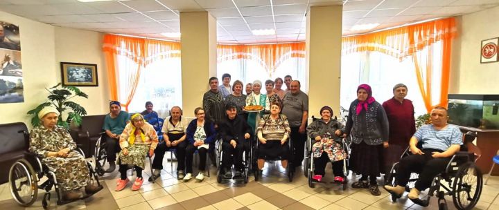 В Черемшанский дом-интернат для престарелых и инвалидов пришли гости