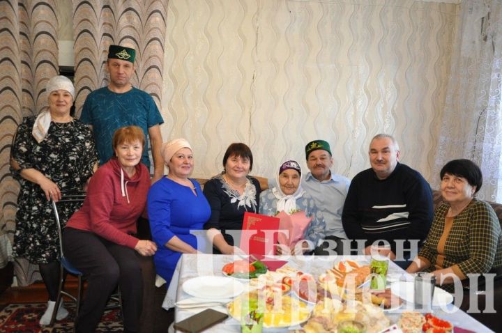 Утыз Имән авылыннан Наилә Әхмәтҗановага үз яшен бирмәссең