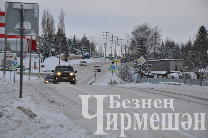 Чирмешәндә каршы як юлына чыгу кагыйдәләрен бозучыларга 7500 сум штраф яный