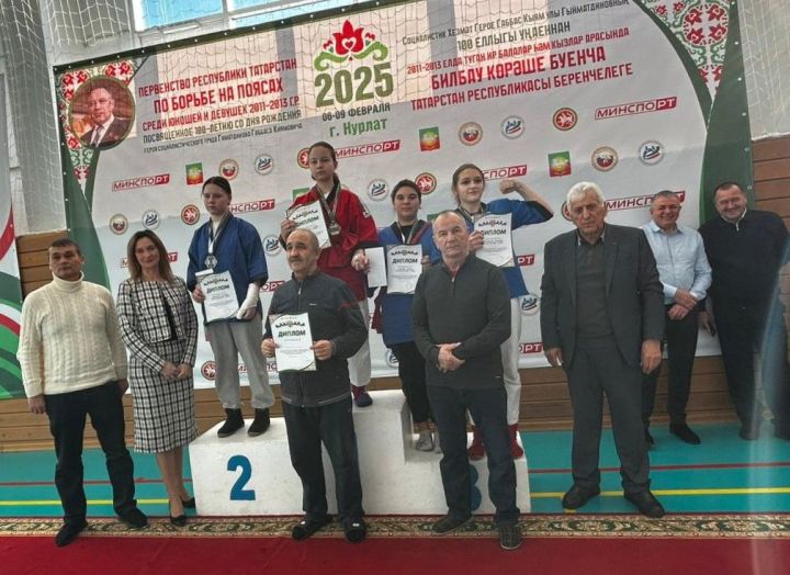 Лашман мәктәбе кызлары көрәш турнирында медальләр яуладылар