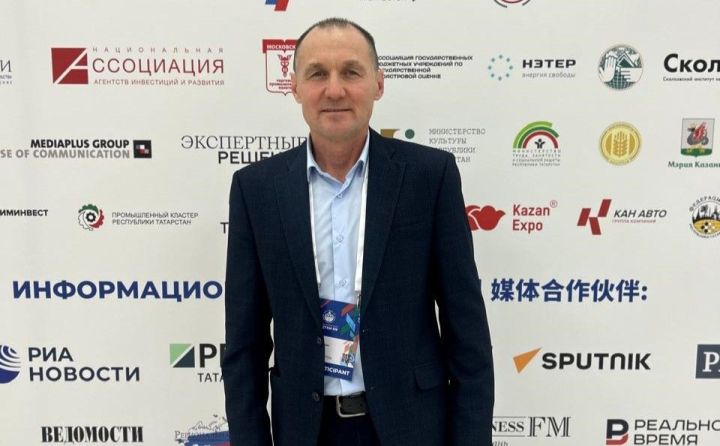 Түбән Кама эшмәкәре авылдашларына “Безнең Чирмешән”гә подписка бүләк итте