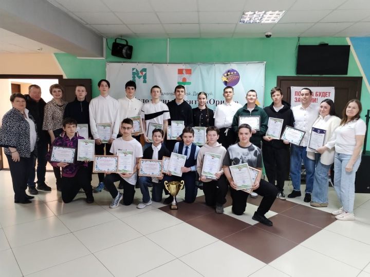 Чирмешән районы башлыгы районның сәләтле балалары белән очрашты