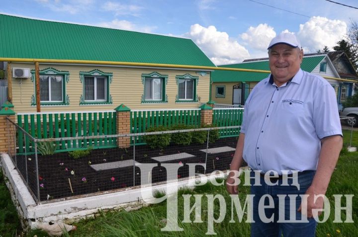 Зуфар Бадгутдинов из Беркет Ключа любит выращивать цветы
