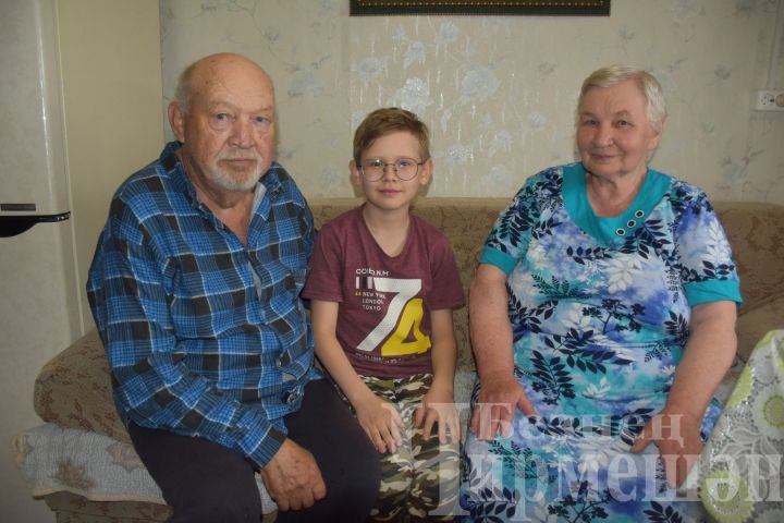 Шешминкадан Ларионовлар умартачылык белән дә шөгыльләнәләр