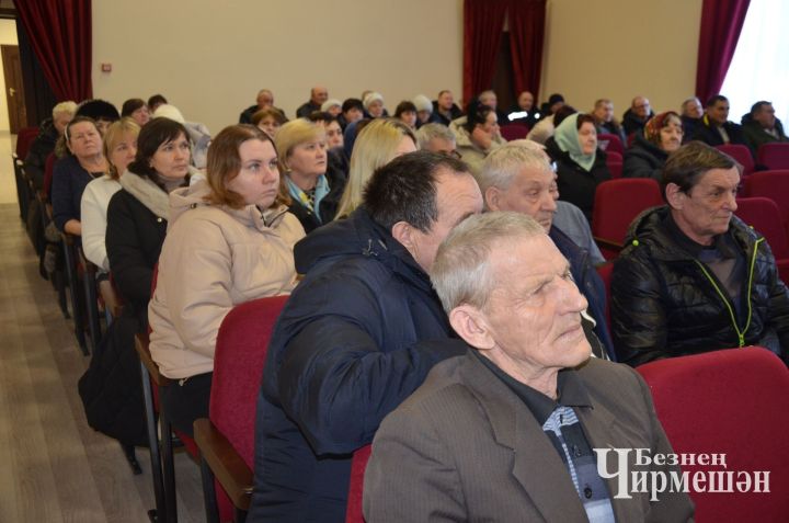 Тансык табиб, балалар һәм юллар: Чирмешән авылларындагы җыеннарда ни сөйлиләр