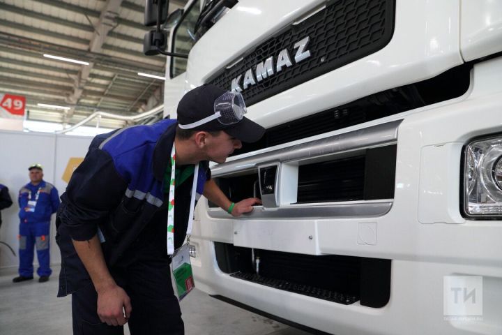 Осень на КАМАЗе: 300 студентов из 14 регионов вышли на производство