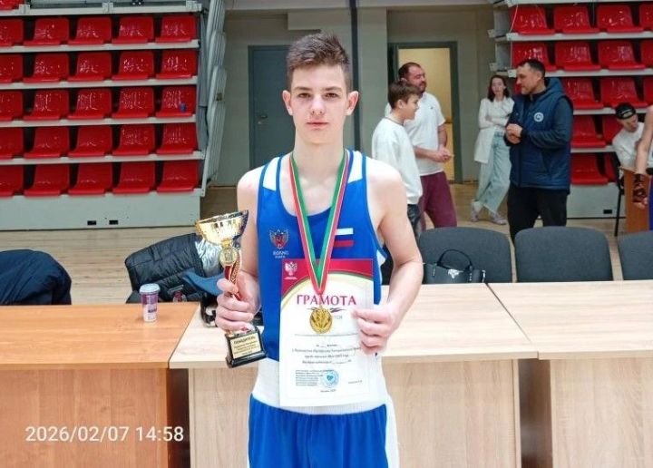 Чирмешәннең яшь боксчысы республика ярышында алтын медаль яулады