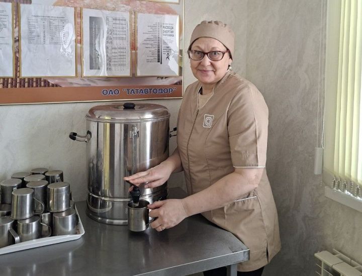 Чирмешәннән Алсу Хәйруллина “Татавтодор”ның райондагы участогында хезмәт куя