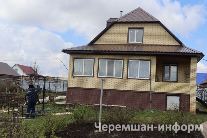 Андреевы через 40 лет вернулись в родное село - Девичья Поляна