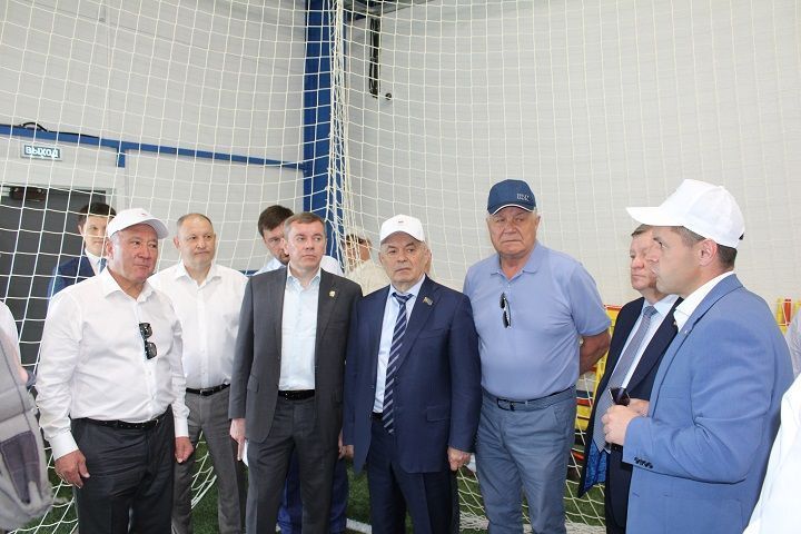 Черемшанцы в Новошешминском районе увидели работу сельских жителей