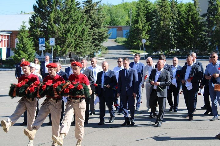 Черемшанцы в Новошешминском районе увидели работу сельских жителей