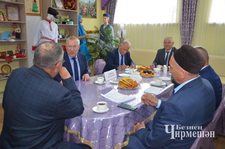 Олег Морозов провел встречу с активом и прием граждан в Черемшане