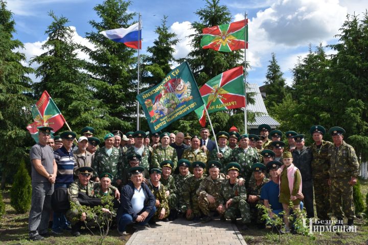 Ветераны-пограничники Черемшана снова прошли маршем