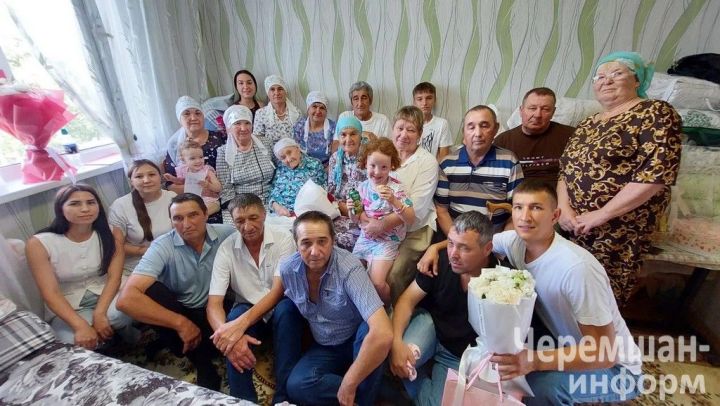 Жительнице села Карамышево Зулхие Хабибуллиной исполнилось 95 лет