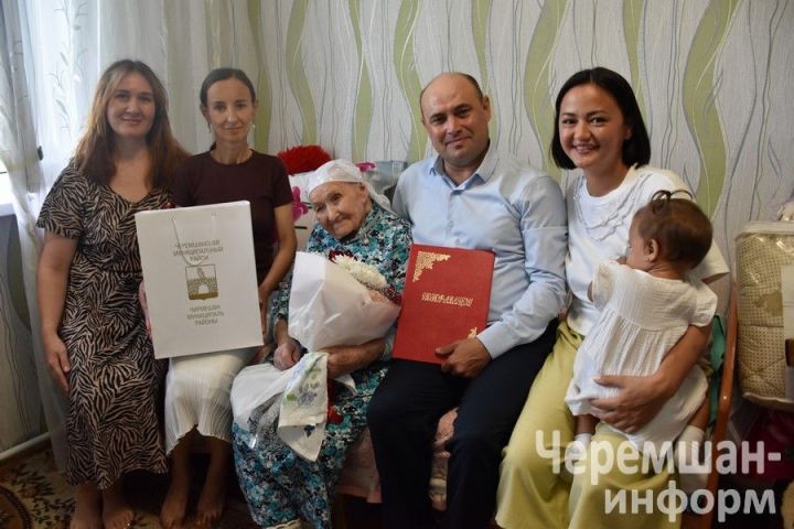 Жительнице села Карамышево Зулхие Хабибуллиной исполнилось 95 лет