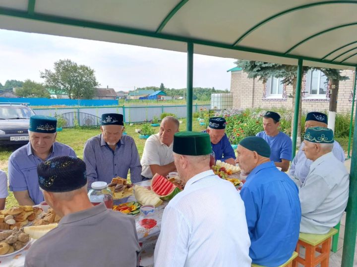 Жители села Якты Тау традиций не меняют