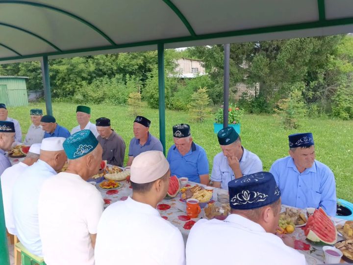 Жители села Якты Тау традиций не меняют