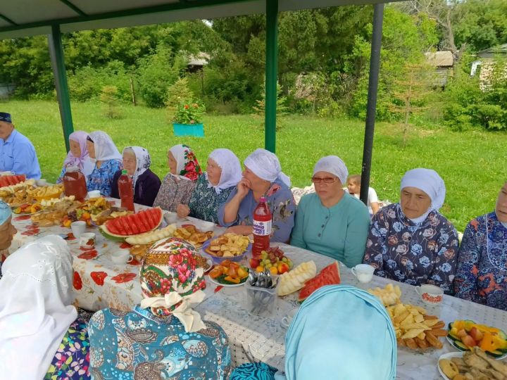 Жители села Якты Тау традиций не меняют