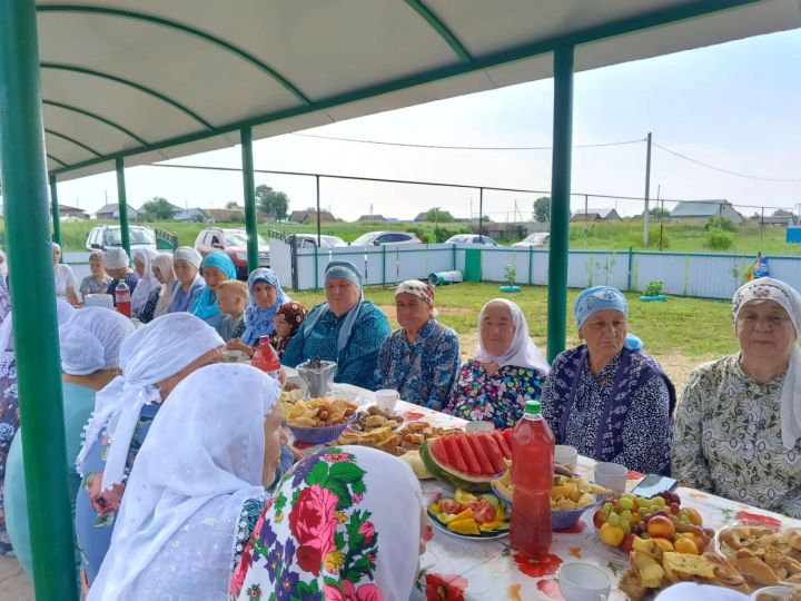 Жители села Якты Тау традиций не меняют