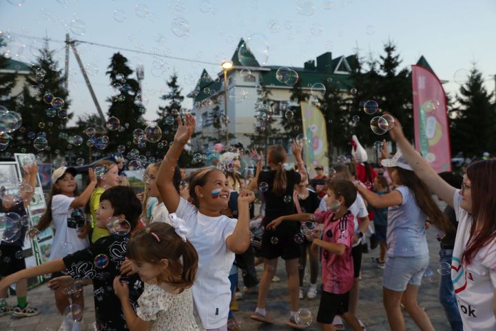 Парк «Озерный» в Черемшане собрал гостей на выставку и рисование