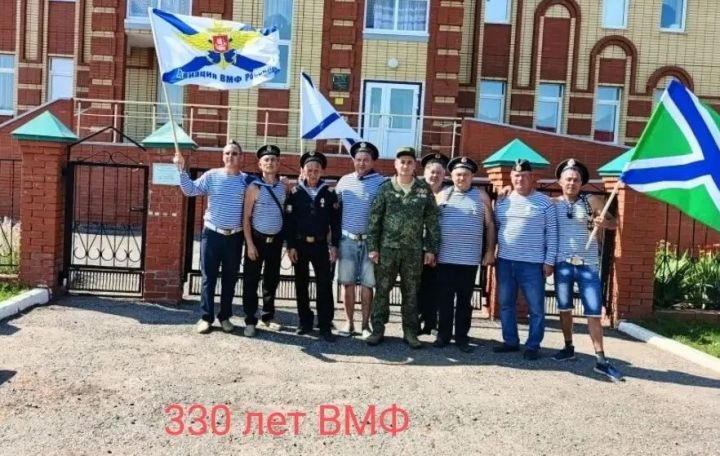 С флотом в сердце: как моряки Старого Ильмово отметили юбилейную дату