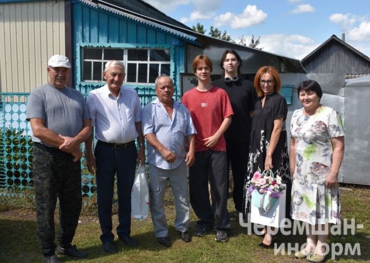 Сосновка авылыннан Ольга Дютина  90 яшендә дә тик торырга яратмый