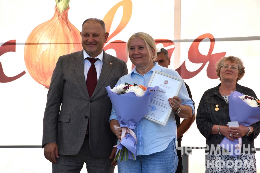 Гөлшат Әмин кызы Әгъләмовага Татарстан Республикасы Мәдәният министрлыгының Рәхмәте тапшырылды Фото: Ильсияр Гайнутдинова