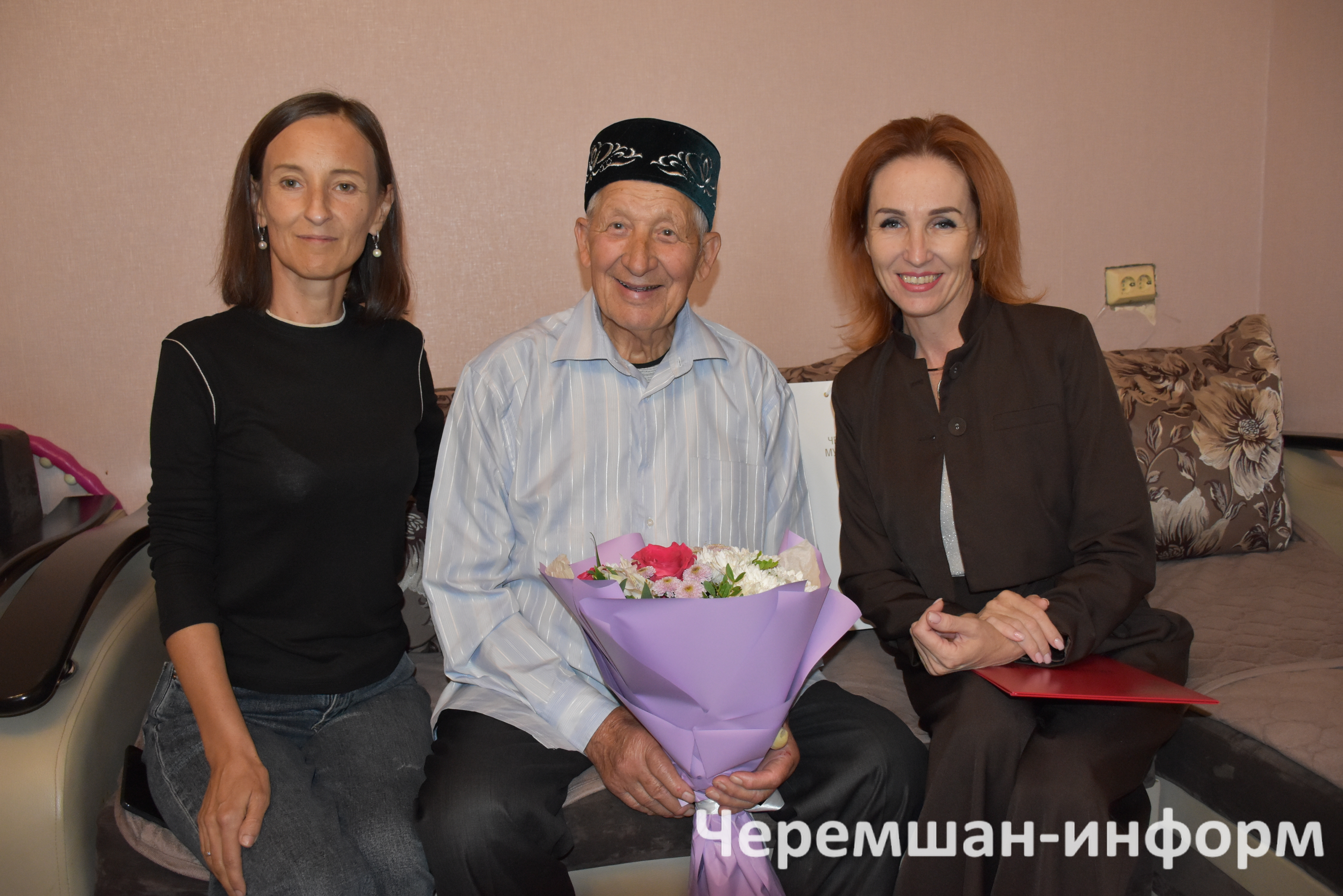Юбилярга карап, чыннан да, туган елын ялгыш язганнар диярсең: фото Гөлсирә Шәрифуллина