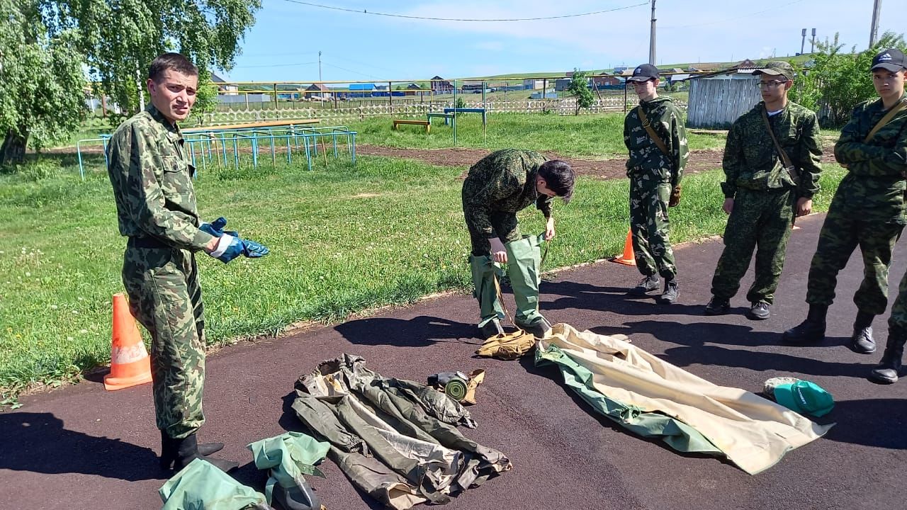 Школьники Черемшанского района побывали «в армии»