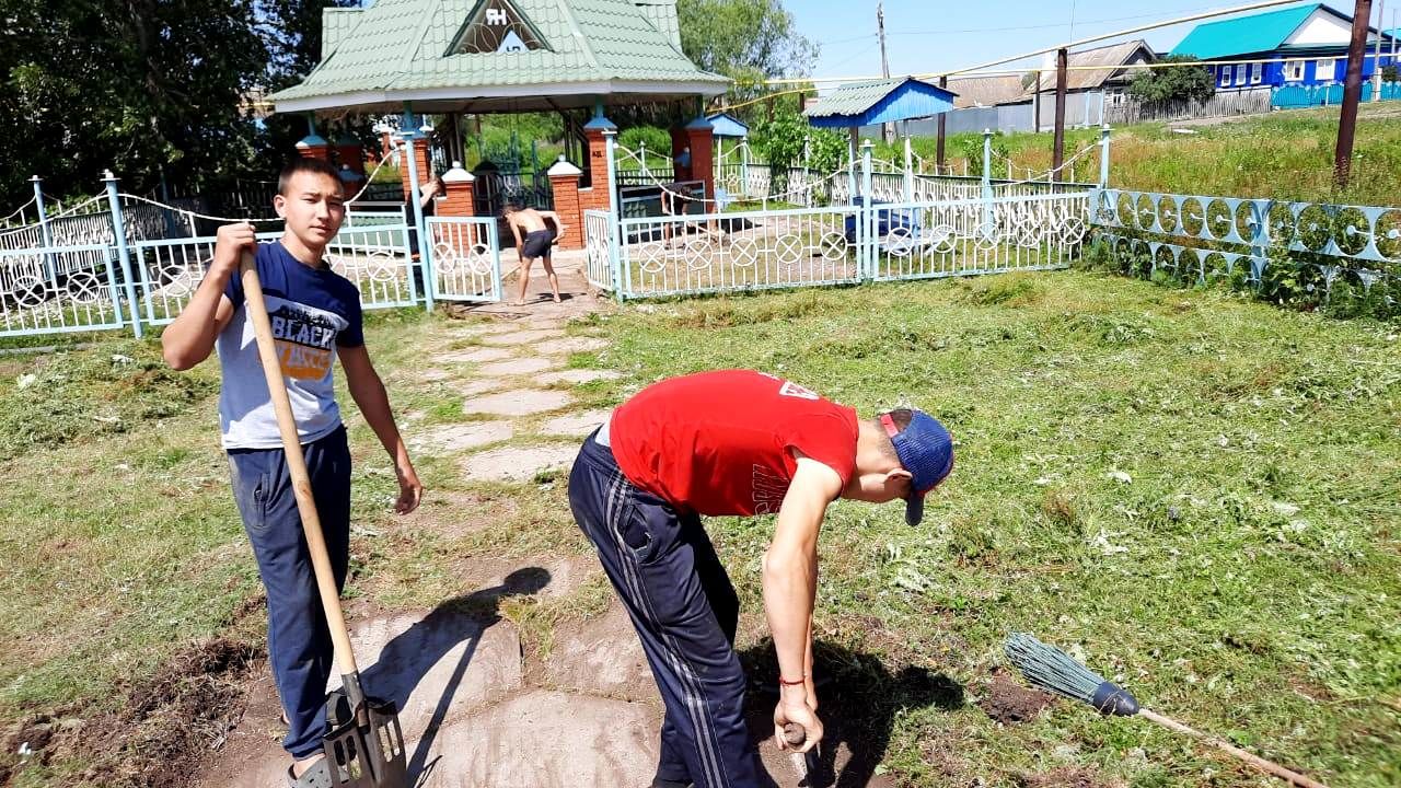 В Лашманке отремонтировали родник