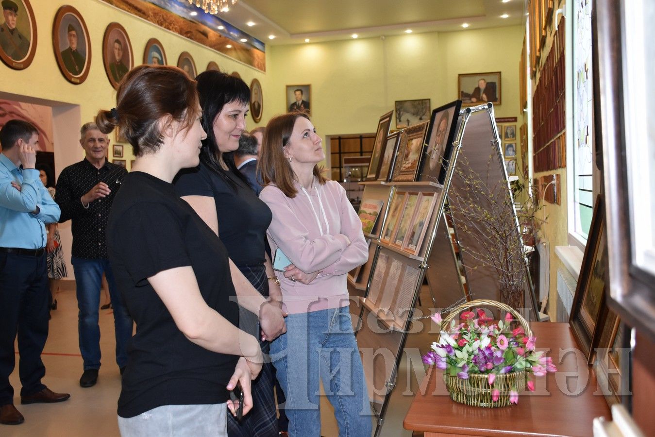 Династия художников представила черемшанцам свои творческие работы