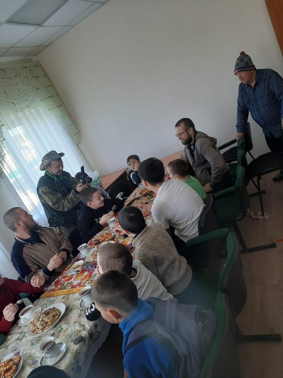 В Яшавче приехали туристы посмотреть урочище Ташказан