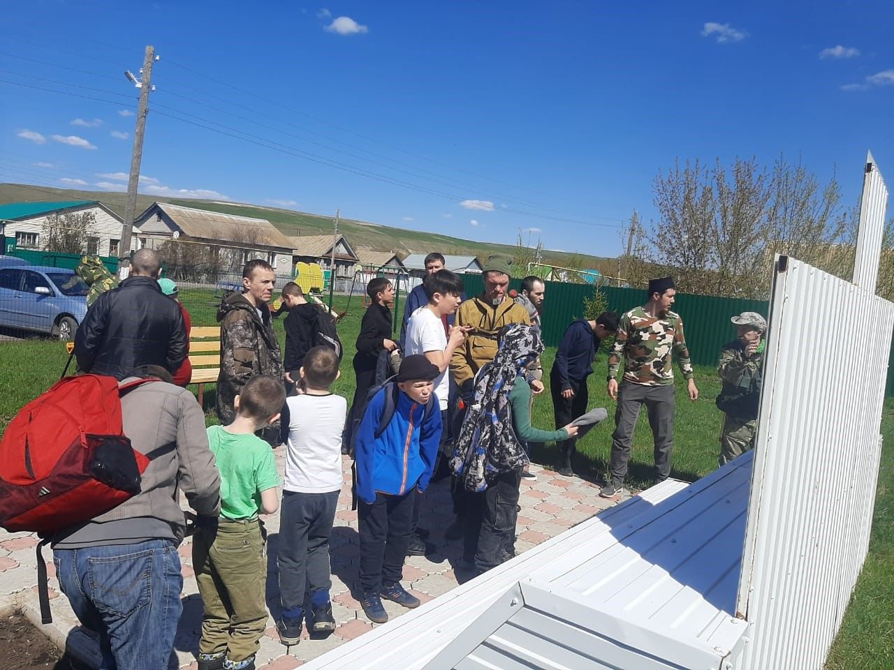 В Яшавче приехали туристы посмотреть урочище Ташказан