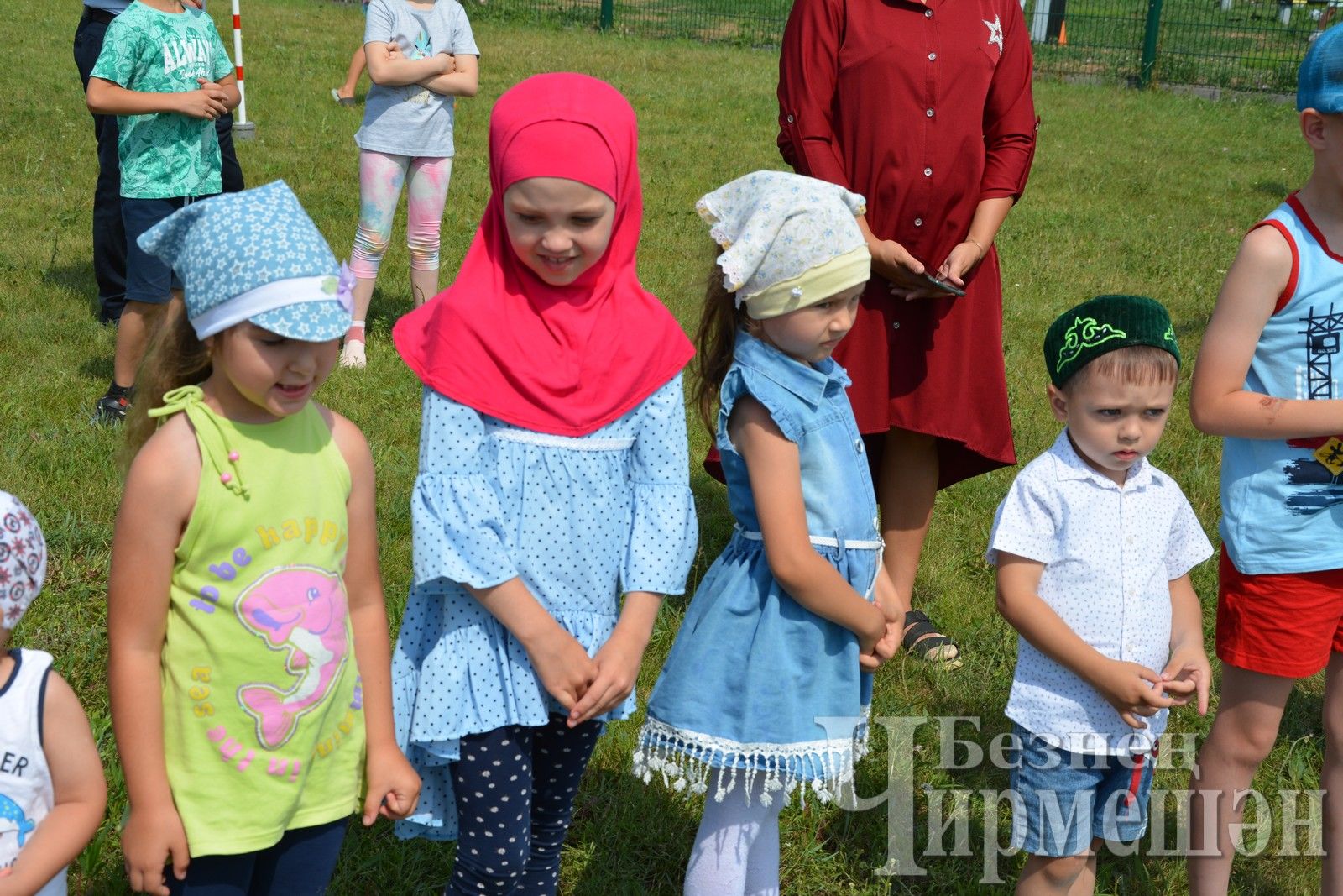 В Черемшане порадовали детей по случаю Курбан-байрам