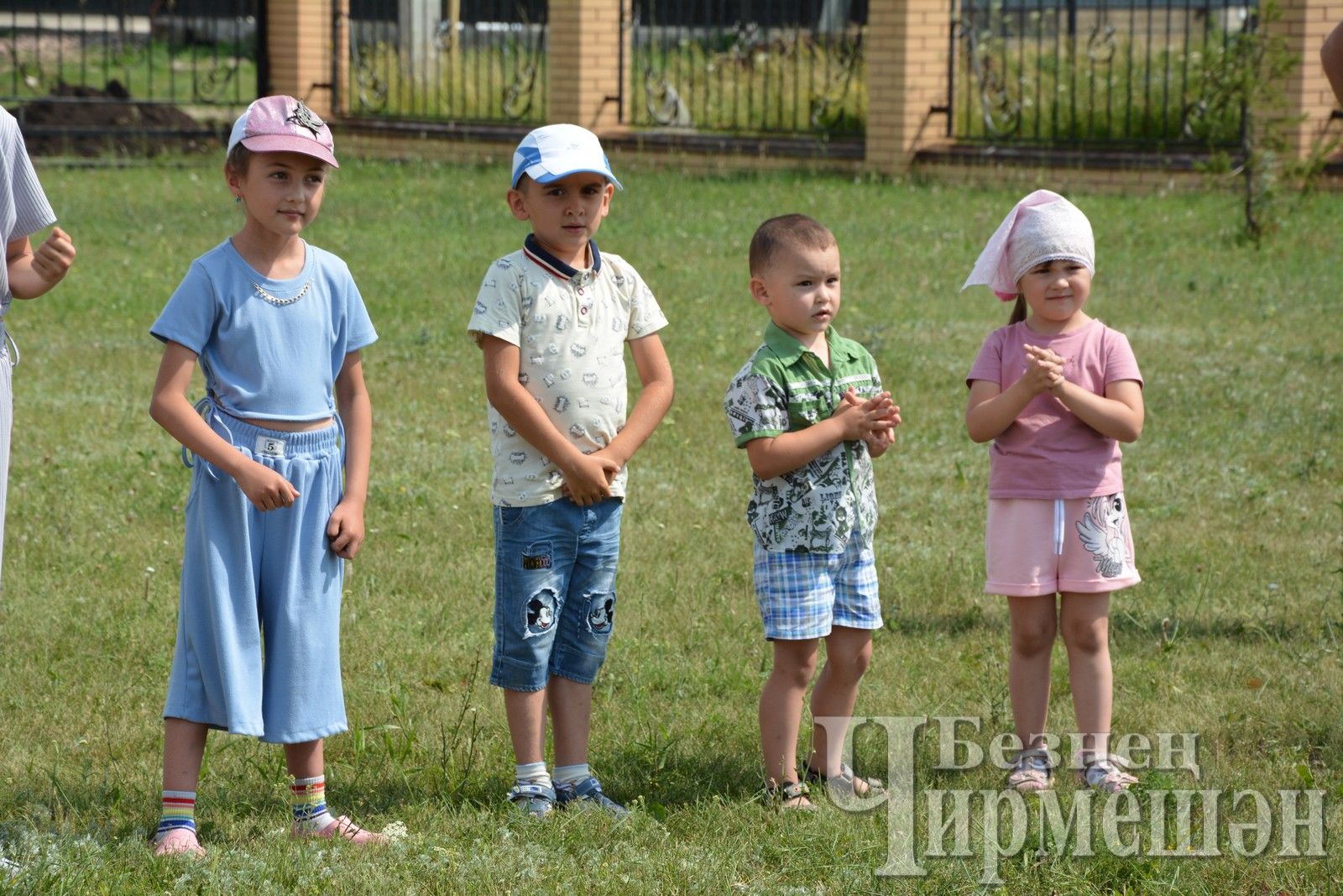 В Черемшане порадовали детей по случаю Курбан-байрам