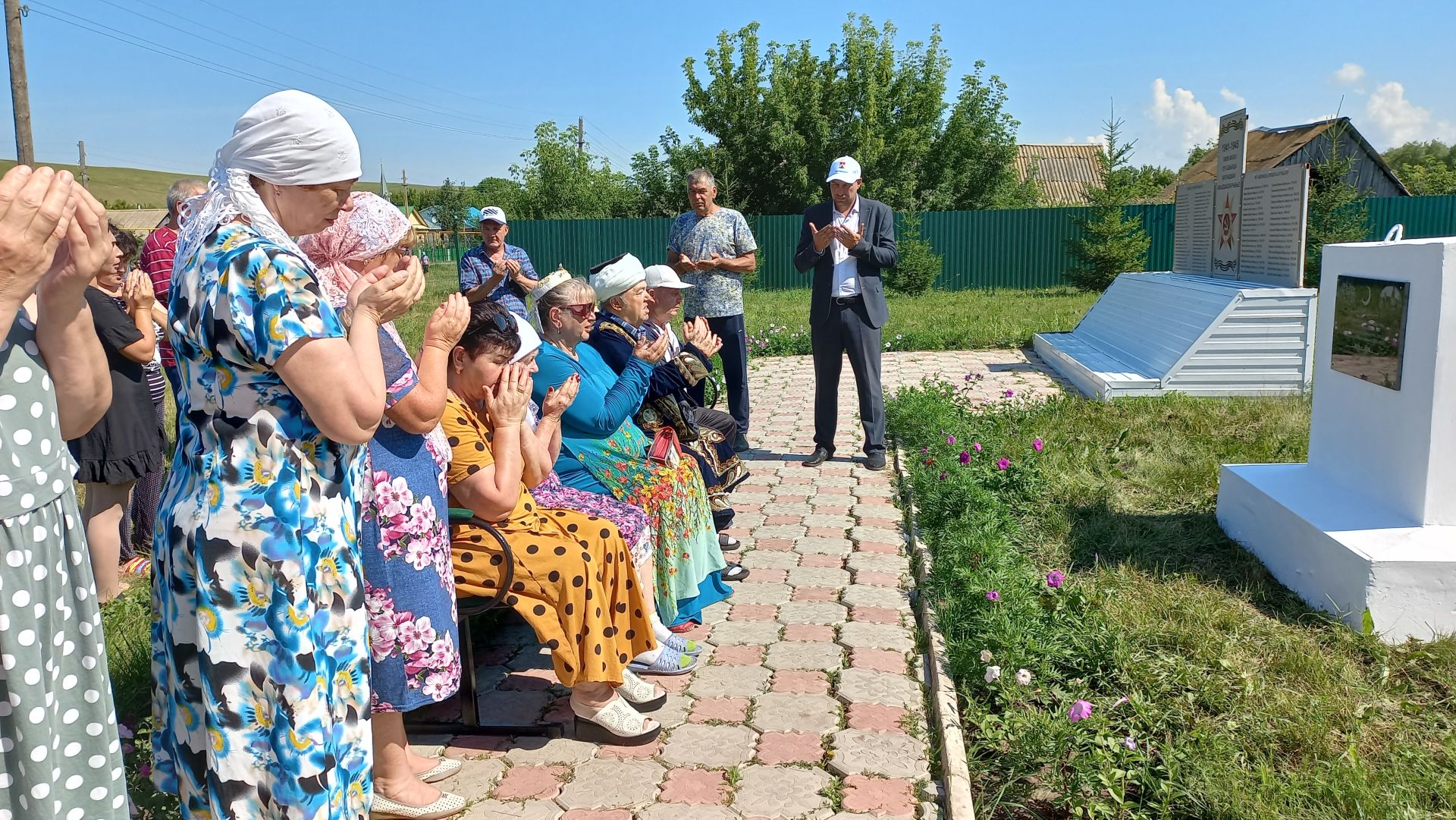 Установили памятный камень основателям села Яшавче