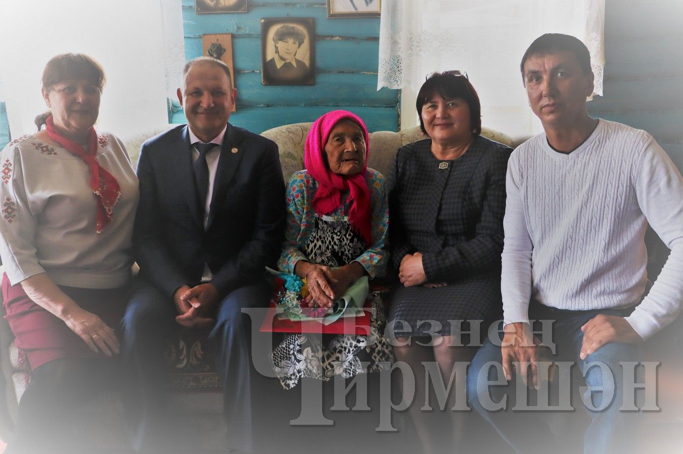 Гости поздравили долгожителя села Аккиреево