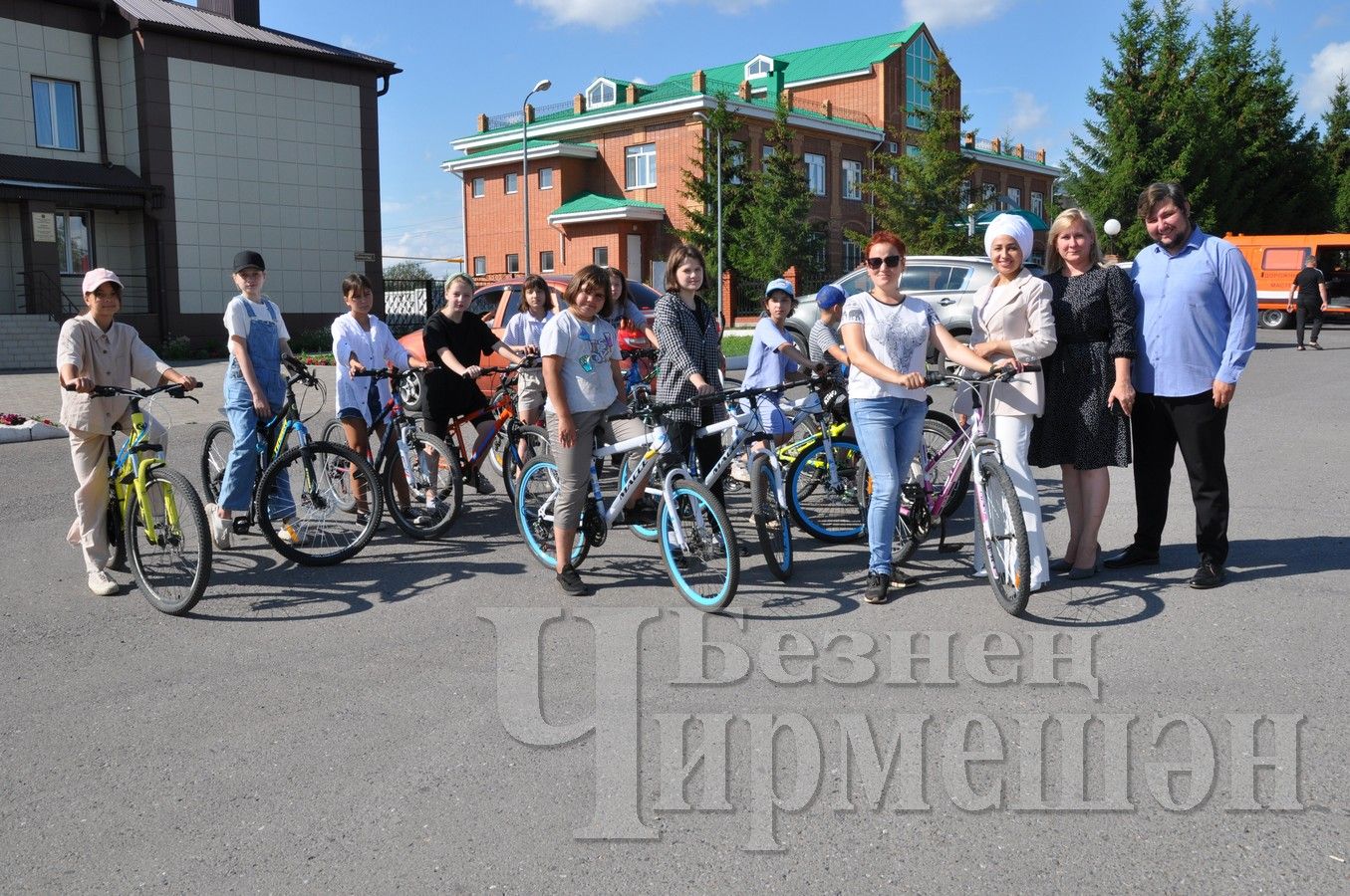 Чирмешәндә Донбасстагы сугышта һәлак булган балаларны искә алдылар