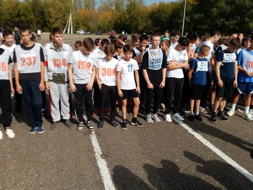 Сегодня в Черемшане более 400 спортсменов приняли участие во Всероссийском дне бега