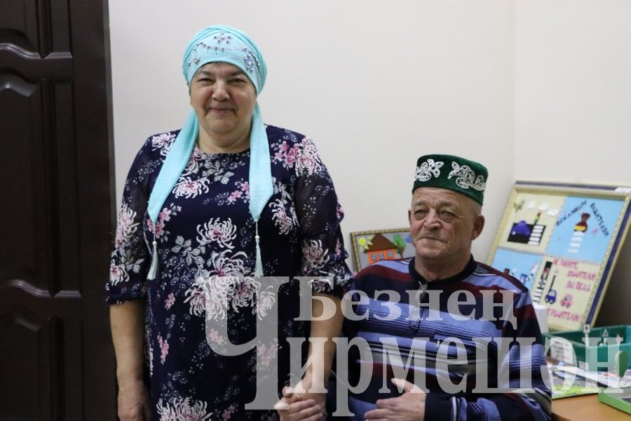 Зиганшины из Амирова отметили рубиновую свадьбу в Доме культуры